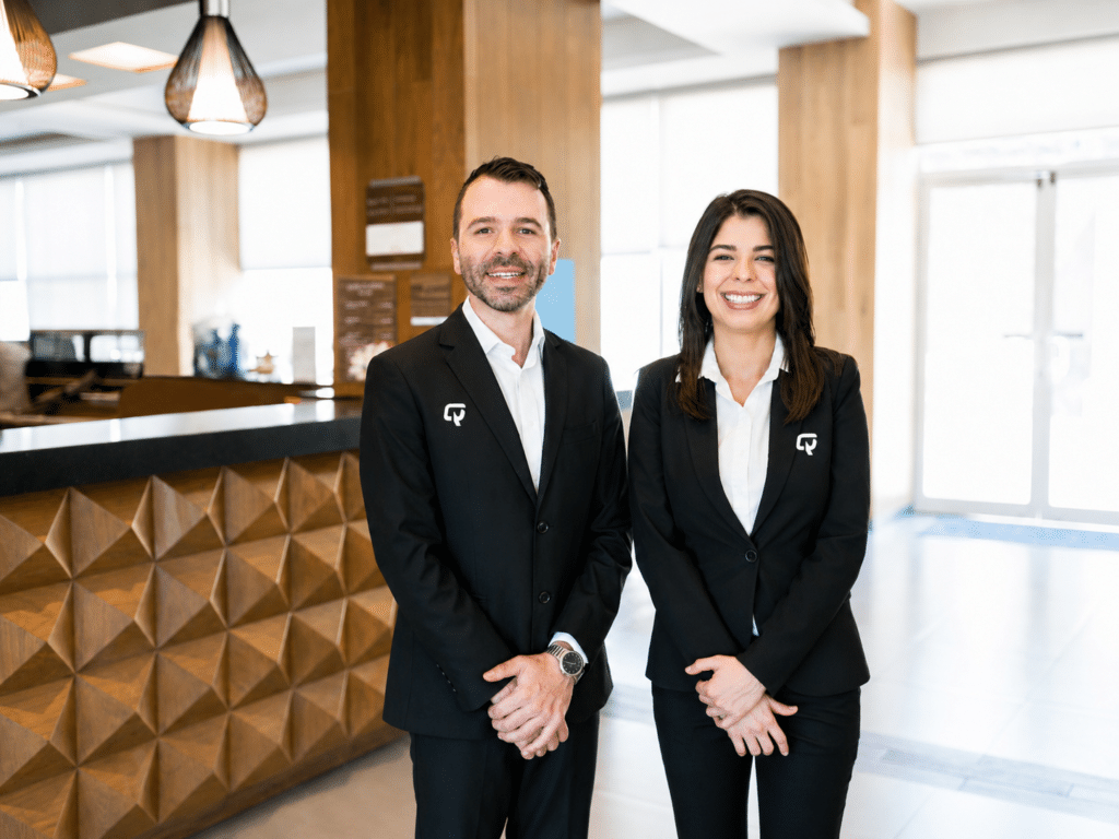 receptiepersoneel hotel frontdesk medewerkers